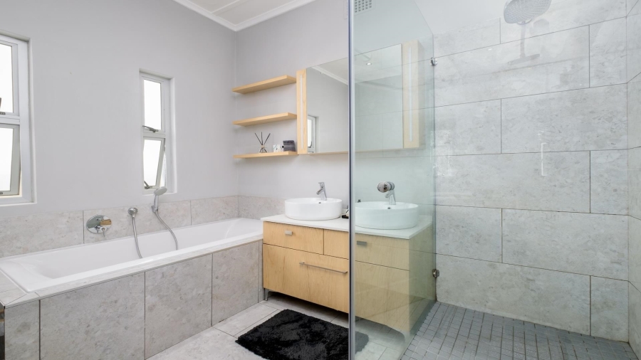 4 Bedroom Property for Sale in Bantry Bay Western Cape